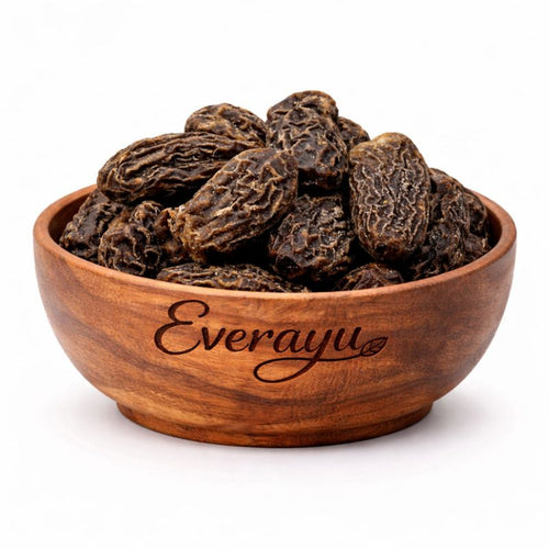Black Kharik (Sukha Khajur / Dried Dates) – 100 % natural, sun-dried Ayurvedic dry fruit known for nourishment, vitality, and traditional health support.