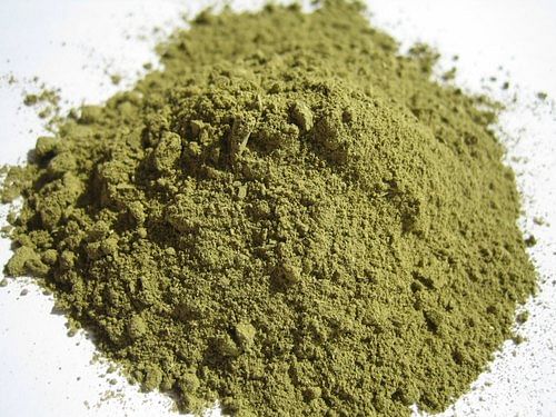 Sargava Pan Churna, also known as Moringa Leaf Powder, is a traditional Ayurvedic herb made from the leaves of Moringa oleifera. Known regionally as सरगव पान चूर्ण (Hindi), शेवग्याच्या पानांचे चूर्ण (Marathi), முருங்கைக்கீரை தூள் (Tamil), మునగాకూర పొడి (Telugu), Nugge Soppina Pudi (Kannada), and Muringa Ila Podi (Malayalam). In English, it’s commonly called Drumstick Leaf Powder or Moringa Green Powder — valued globally for its nutrient-rich properties.